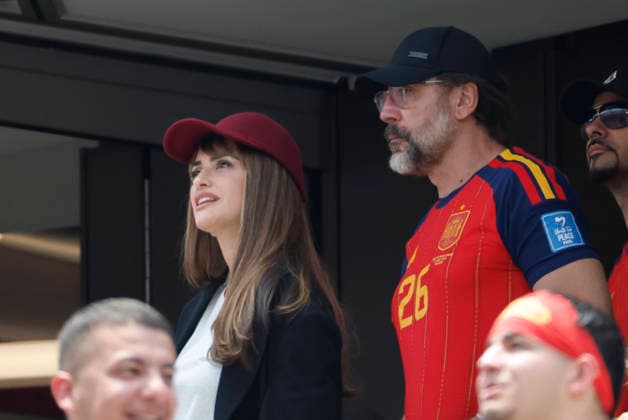 Fußball, FIFA WM 2026, Spanien - Belgien, Prominente auf der Tribüne #2 Spanish actress Penelope Cruz (L) and Spanish actor Javier Bardem (R) attend in a 2026 FIFA World Cup, WM, Weltmeisterschaft, Fussball quarterfinal match between Spain and Belgium at SoFi Stadium in Los Angeles, USA, 10 July 2026. FIFA World Cup 2026 - quarterfinal - Spain vs. Belgium !ACHTUNG: NUR REDAKTIONELLE NUTZUNG!  Copyright: xLavandeira.xJrx AMDEP8582 0861296060st