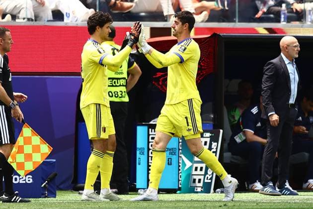 Thibaut Courtois of Belgium looks dejected after going off with an injury Spain v Belgium, 2026 FIFA World Cup, WM, Weltmeisterschaft, Fussball Quarter-final, Football, Los Angeles Stadium, California, USA - 10 Jul 2026Los Angeles Los Angeles Stadium California (CA) United States of America  Copyright: xMichaelxZemanek Shutterstockx 16985789aw