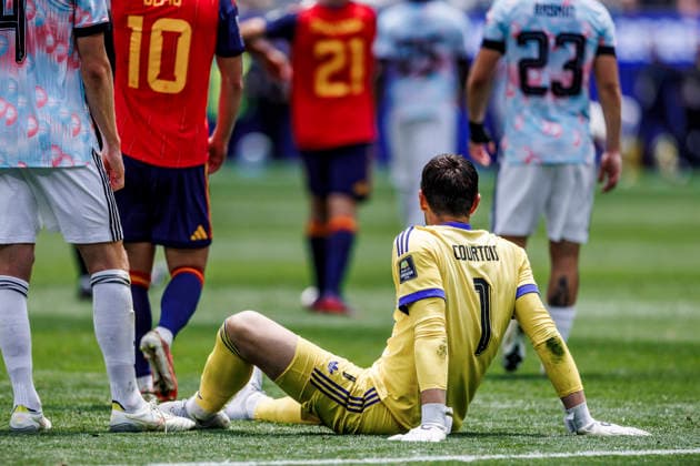Spain vs Belgium - FIFA World Cup, WM, Weltmeisterschaft, Fussball 2026 - 10 07 2026 Thibaut Courtois of Belgium is injured during the FIFA World Cup 2026 quarter finals match between Spain and Belgium at Los Angeles Stadium on July 10, 2026 in Inglewood, California, Estados Unidos Inglewood Estados Unidos Copyright: xPGSxPhotoxAgencyx