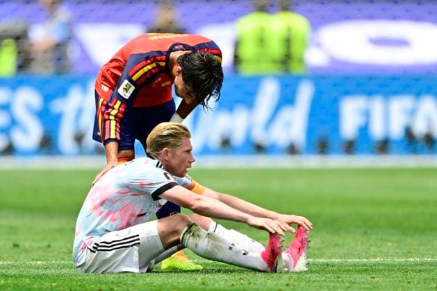 Spain vs Belgium - FIFA World Cup, WM, Weltmeisterschaft, Fussball 2026 LOS ANGELES, UNITED STATES OF AMERICA - JULY 10 : injury of De Bruyne Kevin forward of Belgium pictured during the FIFA World Cup 2026 round of 8 match between Spain and Belgium at the SoFi stadium on July 10, 2026 in Los Angeles, United States of America, 10 07 2026 Los Angeles United States of America  Copyright: xJanxDexMeuleneirx