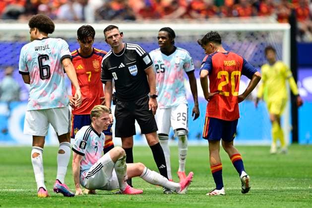 Spain vs Belgium - FIFA World Cup, WM, Weltmeisterschaft, Fussball 2026 LOS ANGELES, UNITED STATES OF AMERICA - JULY 10 : injury of De Bruyne Kevin forward of Belgium pictured during the FIFA World Cup 2026 round of 8 match between Spain and Belgium at the SoFi stadium on July 10, 2026 in Los Angeles, United States of America, 10 07 2026 Los Angeles United States of America  Copyright: xJanxDexMeuleneirx