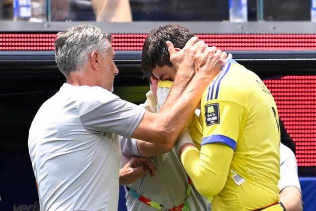 Spain vs Belgium - FIFA World Cup, WM, Weltmeisterschaft, Fussball 2026 LOS ANGELES, UNITED STATES OF AMERICA - JULY 10 : Injury of Courtois Thibaut goalkeeper of Belgium pictured during the FIFA World Cup 2026 round of 8 match between Spain and Belgium at the SoFi stadium on July 10, 2026 in Los Angeles, United States of America, 10 07 2026 Los Angeles United States of America  Copyright: xNicoxVereeckenx