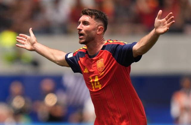 FIFA World Cup, WM, Weltmeisterschaft, Fussball 2026 quarterfinals - Spain vs Belgium Aymeric Laporte of Spain gestures during the FIFA World Cup 2026 quarterfinals match Spain against Belgium, in Los Angeles, USA, 10 July 2026. INGLEWOOD United States  Copyright: xSCOTTxSTRAZZANTEx