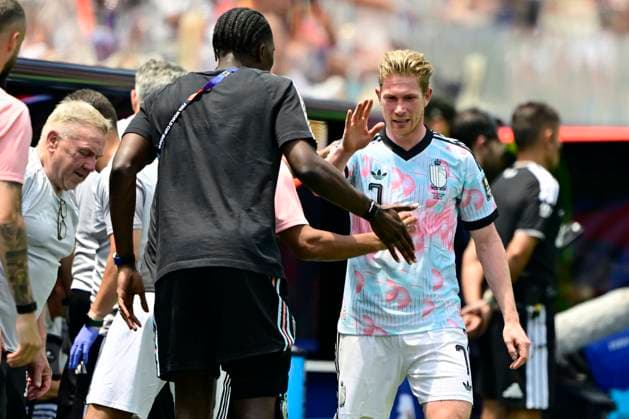 Spain vs Belgium - FIFA World Cup, WM, Weltmeisterschaft, Fussball 2026 LOS ANGELES, UNITED STATES OF AMERICA - JULY 10 : De Bruyne Kevin forward of Belgium leaves the field with an injury pictured during the FIFA World Cup 2026 round of 8 match between Spain and Belgium at the SoFi stadium on July 10, 2026 in Los Angeles, United States of America, 10 07 2026 Los Angeles United States of America  Copyright: xJanxDexMeuleneirx