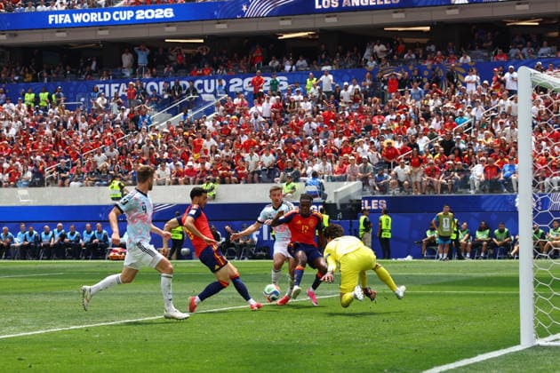 FIFA World Cup, WM, Weltmeisterschaft, Fussball 2026: Spain v Belgium LOS ANGELES, USA - 10th July 2026: Mikel Merino of Spain scores his side s second goal during the FIFA World Cup 2026 quarter-final match between Spain and Belgium at Los Angeles Stadium Los Angeles Los Angeles Stadium United States of America Copyright: xCraigxMercerx xPeakxActionxPhotosx