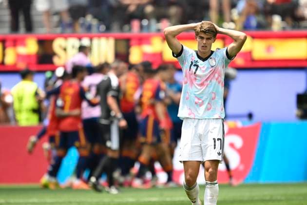 Spain vs Belgium - FIFA World Cup, WM, Weltmeisterschaft, Fussball 2026 LOS ANGELES, UNITED STATES OF AMERICA - JULY 10 : De Ketelaere Charles midfielder of Belgium looks dejected pictured during the FIFA World Cup 2026 round of 8 match between Spain and Belgium at the SoFi stadium on July 10, 2026 in Los Angeles, United States of America, 10 07 2026 Los Angeles United States of America  Copyright: xNicoxVereeckenx