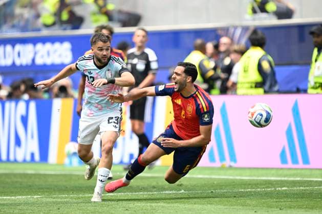Spain vs Belgium - FIFA World Cup, WM, Weltmeisterschaft, Fussball 2026 LOS ANGELES, UNITED STATES OF AMERICA - JULY 10 : Raskin Nicolas midfielder of Belgium, Merino Mikel midfielder of Spain pictured during the FIFA World Cup 2026 round of 8 match between Spain and Belgium at the SoFi stadium on July 10, 2026 in Los Angeles, United States of America, 10 07 2026 Los Angeles United States of America  Copyright: xNicoxVereeckenx