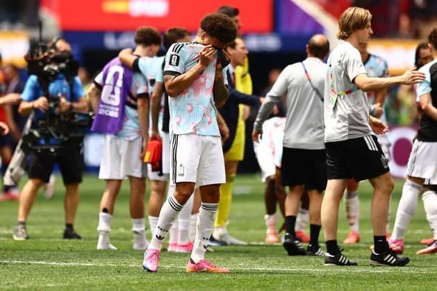 Axel Witsel of Belgium looks dejected at the end of the match Spain v Belgium, 2026 FIFA World Cup, WM, Weltmeisterschaft, Fussball Quarter-final, Football, Los Angeles Stadium, California, USA - 10 Jul 2026Los Angeles Los Angeles Stadium California (CA) United States of America  Copyright: xMichaelxZemanek Shutterstockx 16985789bn