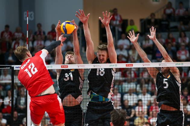 OLSZTYN 10.07.2026 TOWARZYSKI MECZ SIATKARZY: POLSKA - NIEMCY --- MENS VOLLEYBALL FRIENDLY MATCH IN OLSZTYN: POLAND - GERMANY ARTUR SZALPUK YANN BOHME FLORIAN KRAGE-BREWITZ MORITZ REICHERT FOT. ANNA KLEPACZKO FOTOPYK NEWSPIX.PL --- newspix.pl POLAND OUT! 
