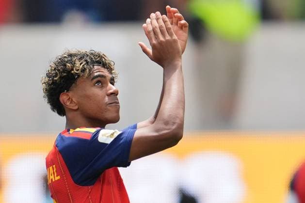 Lamine Yamal of Spain at the end of the match Spain v Belgium, 2026 FIFA World Cup, WM, Weltmeisterschaft, Fussball Quarter-final, Football, Los Angeles Stadium, California, USA - 10 Jul 2026Los Angeles Los Angeles Stadium California (CA) United States of America  Copyright: xIsmaelxAdnan Shutterstockx 16985787db