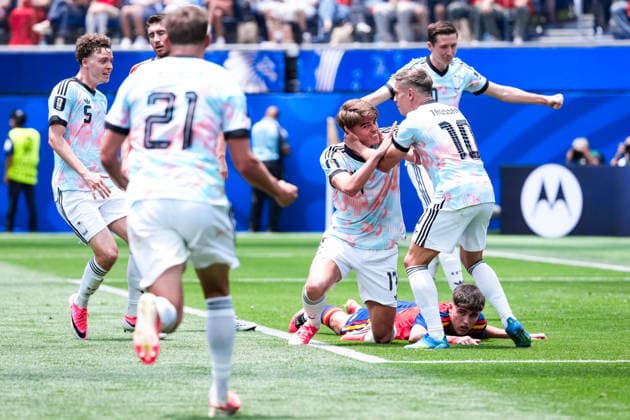 Charles De Ketelaere of Belgium (C) and team mates celebrate after scoring the team s first goal during a FIFA Men’s World Cup 2026 quarter-final football match between Spain and Belgium at Los Angeles Stadium, in Inglewood on July 10th 2026 (Photo by Alexandra Fechete SPP)  Copyright: xAlexandraxFechete SPPx Sportspressphoto_SPR188498