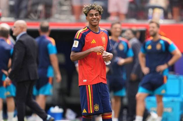 Lamine Yamal of Spain at the end of the match Spain v Belgium, 2026 FIFA World Cup, WM, Weltmeisterschaft, Fussball Quarter-final, Football, Los Angeles Stadium, California, USA - 10 Jul 2026Los Angeles Los Angeles Stadium California (CA) United States of America  Copyright: xIsmaelxAdnan Shutterstockx 16985787de