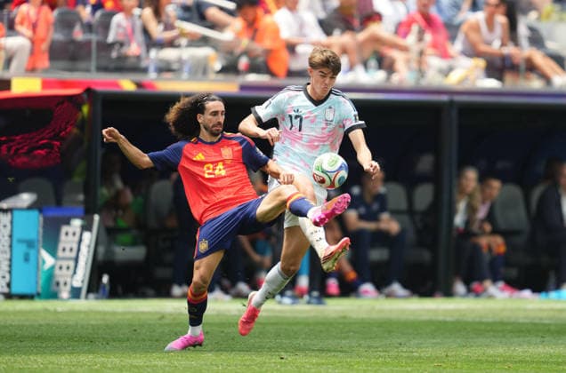 Marc Cucurella (Spain) and Charles De Ketelaere (Belgium) during Spain and Belgium, Quarter final FIFA World Cup, WM, Weltmeisterschaft, Fussball 2026, Los Angeles Stadium, Los Angeles, USA on July 10, 2026. Thor Wegner DeFodi Images. (Photo by DeFodi Images) - *** Marc Cucurella of Spain and Charles De Ketelaere of Belgium during the Spain vs. Belgium quarterfinal match at the 2026 FIFA World Cup, held at Los Angeles Stadium in Los Angeles, USA, on July 10, 2026. Photo by Thor Wegner, DeFodi Images