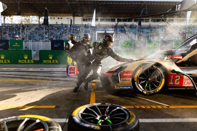 FIA WEC - 6 HOURS OF SAO PAULO 2026 12 NATO Norman (fra), STEVENS Will (gbr), Cadillac Hertz Team Jota, Cadillac V-Series.R 12, Hypercar, mechanic, mecanicien during the 6 Hours of Sao Paulo 2026, 4th round of the 2026 FIA World Endurance Championship, from July 10 to 12, 2026 on the Interlagos Circuit in Sao Paulo, Brazil -  Copyright: xJoaoxFilipex