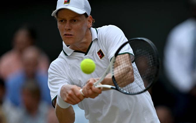 (260711) -- LONDON, July 11, 2026 -- Jannik Sinner hits a return during the men s singles semifinal between Jannik Sinner of Italy and Novak Djokovic of Serbia at the Wimbledon Tennis Championships in London, Britain, on July 10, 2026. ) (SP)BRITAIN-LONDON-TENNIS-WIMBLEDON-MEN S SINGLES LixYing 