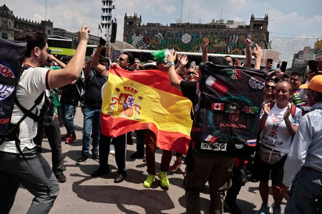 July 10, 2026, Mexico City, Cdmx, Mexico: The Spanish national team, Nationalteam beat Belgium 2oÃ¢1 in a thrilling match the Spaniards scored the winning goal just minutes before the final whistle. Fans from both nationsoÃ¢some Spanish, others BelgianoÃ¢gathered at the Fan Festival to watch the game alongside compatriots. They were joined by Mexicans in costume, including a Merlin the Duck figure, who cheered on the visiting fans as everyone shouted together for the goals, Spain s advancement to the next round, and the unfortunate defeat that ended Belgium s run in the 2026 FIFA World Cup, WM, Weltmeisterschaft, Fussball Mexico City Mexico  - ZUMAp204 20260710_zip_p204_013 Copyright: xJosuexPerezx Spain Defeats Belgium In The World Cup..  - ZUMA0861 0861303919st Copyright: xIMAGO JosuexPerezx