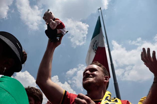 July 10, 2026, Mexico City, Cdmx, Mexico: The Spanish national team, Nationalteam beat Belgium 2oÃ¢1 in a thrilling match the Spaniards scored the winning goal just minutes before the final whistle. Fans from both nationsoÃ¢some Spanish, others BelgianoÃ¢gathered at the Fan Festival to watch the game alongside compatriots. They were joined by Mexicans in costume, including a Merlin the Duck figure, who cheered on the visiting fans as everyone shouted together for the goals, Spain s advancement to the next round, and the unfortunate defeat that ended Belgium s run in the 2026 FIFA World Cup, WM, Weltmeisterschaft, Fussball Mexico City Mexico  - ZUMAp204 20260710_zip_p204_007 Copyright: xJosuexPerezx July 10, 2026, Mexico City, Cdmx, Mexico: The Spanish national team beat Belgium 2oÂ¢Ã¢öÂ¬1 in a thrilling match; the Spani  - ZUMA0861 0861303941st Copyright: xIMAGOx