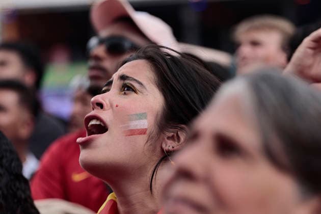 July 10, 2026, Mexico City, Cdmx, Mexico: The Spanish national team, Nationalteam beat Belgium 2oÃ¢1 in a thrilling match the Spaniards scored the winning goal just minutes before the final whistle. Fans from both nationsoÃ¢some Spanish, others BelgianoÃ¢gathered at the Fan Festival to watch the game alongside compatriots. They were joined by Mexicans in costume, including a Merlin the Duck figure, who cheered on the visiting fans as everyone shouted together for the goals, Spain s advancement to the next round, and the unfortunate defeat that ended Belgium s run in the 2026 FIFA World Cup, WM, Weltmeisterschaft, Fussball Mexico City Mexico  - ZUMAp204 20260710_zip_p204_032 Copyright: xJosuexPerezx Spain Defeats Belgium In The World Cup..  - ZUMA0861 0861303985st Copyright: xIMAGO JosuexPerezx