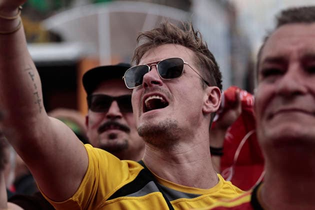 July 10, 2026, Mexico City, Cdmx, Mexico: The Spanish national team, Nationalteam beat Belgium 2oÃ¢1 in a thrilling match the Spaniards scored the winning goal just minutes before the final whistle. Fans from both nationsoÃ¢some Spanish, others BelgianoÃ¢gathered at the Fan Festival to watch the game alongside compatriots. They were joined by Mexicans in costume, including a Merlin the Duck figure, who cheered on the visiting fans as everyone shouted together for the goals, Spain s advancement to the next round, and the unfortunate defeat that ended Belgium s run in the 2026 FIFA World Cup, WM, Weltmeisterschaft, Fussball Mexico City Mexico  - ZUMAp204 20260710_zip_p204_029 Copyright: xJosuexPerezx Spain Defeats Belgium In The World Cup..  - ZUMA0861 0861304065st Copyright: xIMAGO JosuexPerezx