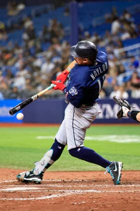July 10, 2026, St. Petersburg, Florida, USA: Seattle Mariners first baseman Josh Naylor (12) hits a soft ground ball to the Tampa Bay Rays pitcher Nick Martinez (28) during an MLB, Baseball Herren, USA game on July 10, 2026 at Tropicana Field. The Rays beat the Mariners 7-2. St. Petersburg USA - ZUMAh180 20260710_zsp_h180_083 Copyright: xKimxHukarix