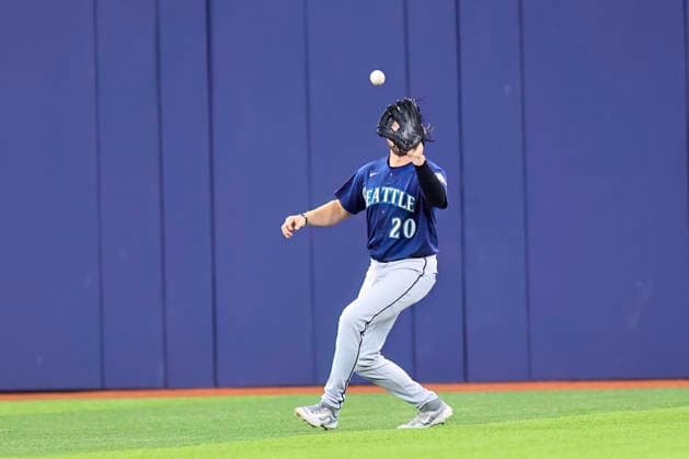 July 10, 2026, St. Petersburg, Florida, USA: Seattle Mariners center fielder Luke Raley (20) catches a fly ball off the bat of Tampa Bay Rays second baseman Richie Palacios (1) during an MLB, Baseball Herren, USA game on July 10, 2026 at Tropicana Field. The Rays beat the Mariners 7-2. St. Petersburg USA - ZUMAh180 20260710_zsp_h180_082 Copyright: xKimxHukarix