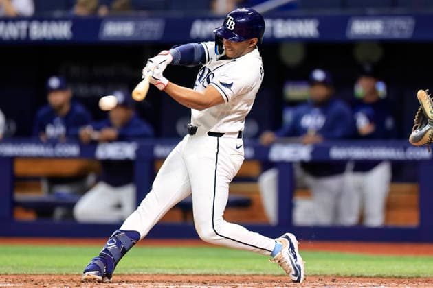 July 10, 2026, St. Petersburg, Florida, USA: Tampa Bay Rays second baseman Richie Palacios (1) grounds out to Seattle Mariners second baseman Cole Young (2) during an MLB, Baseball Herren, USA game on July 10, 2026 at Tropicana Field. The Rays beat the Mariners 7-2. St. Petersburg USA - ZUMAh180 20260710_zsp_h180_088 Copyright: xKimxHukarix