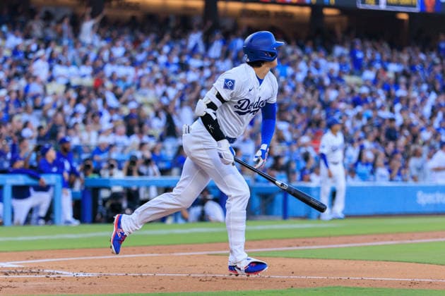 July 10, 2026, Los Angeles, California, USA: Shohei Ohtani 17 of the Los Angeles Dodgers hits a solo home run in the first inning in a regular season MLB, Baseball Herren, USA game against the Arizona Diamondbacks on Friday July 10, 2026 at Dodger Stadium in Los Angeles, California. Dodgers lose to Diamondbacks, 3-9. JAVIER ROJAS PI Los Angeles USA - ZUMAp124 20260710_zaa_p124_020 Copyright: xJavierxRojasx
