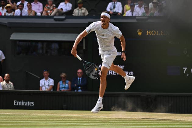 2026 Wimbledon - Semi-Final - Alexander Zverev Alexander Zverev (GER) during his semi final match at the 2026 Wimbledon Championships at the AELTC in London, Great Britain, on July 10, 2026. Photo by Corinne Dubreuil ABACAPRESS.COM LONDON United Kingdom  Copyright: xDubreuilxCorinne ABACAx