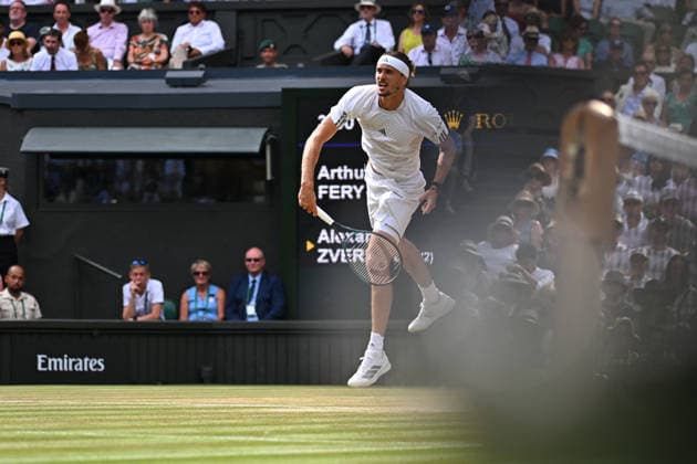 2026 Wimbledon - Semi-Final - Alexander Zverev Alexander Zverev (GER) during his semi final match at the 2026 Wimbledon Championships at the AELTC in London, Great Britain, on July 10, 2026. Photo by Corinne Dubreuil ABACAPRESS.COM LONDON United Kingdom  Copyright: xDubreuilxCorinne ABACAx