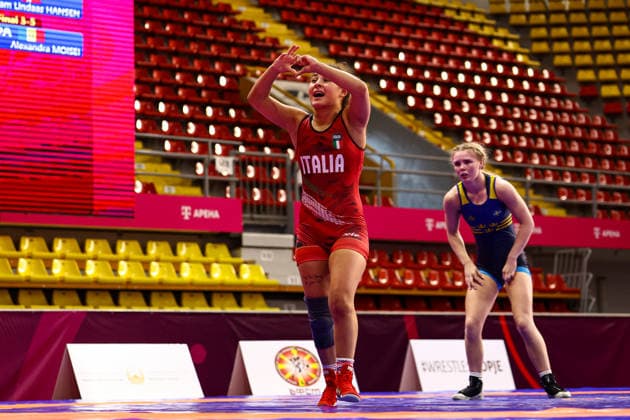 Ringen, U20 EM in Skopje U20 European Championships 57kg WW - Fabiana Rinella (ITA) df. Stella Hildur Soeroe (SWE) *** U20 European Championships, 57 kg Open Weight: Fabiana Rinella (ITA) def. Stella Hildur Soeroe (SWE) Copyright: xJakexKirkmanx xUnitedxWorldxWresx Jake Kirkman United World Wres