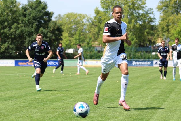 11.07.2026, xrekx, Fussball Testspiel, SV Elversberg - FC Thun v.l. Jan Gyamerah (SV 07 Elversberg) (DFL DFB REGULATIONS PROHIBIT ANY USE OF PHOTOGRAPHS as IMAGE SEQUENCES and or QUASI-VIDEO) Rust *** July 11, 2026, xrekx, Soccer Friendly Match, SV Elversberg vs. FC Thun, Jan Gyamerah, SV 07 Elversberg. DFL and DFB regulations prohibit any use of photographs as image sequences and or quasi-video. Rust