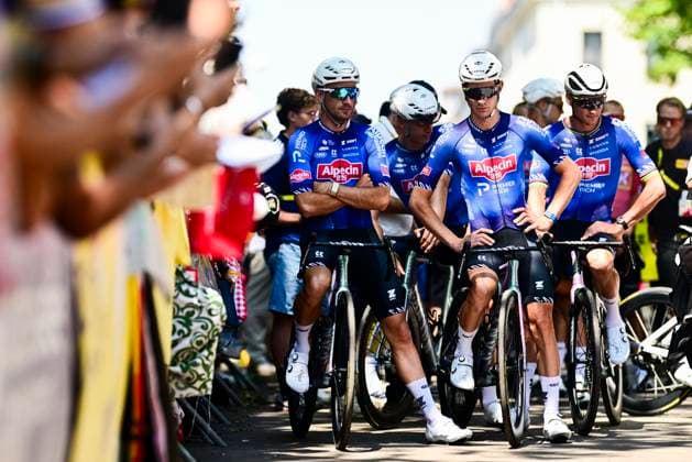 Tour de France 2026 Stage 8 BERGERAC, FRANCE - JULY 11 : Riders of Alpecin - Premier Tech before the start of the race during stage 8 of the 113rd edition of Tour de France an UCI World Tour 2.UWT cycling road race stage for Men Elite of 182 km with start in Perigueux and finish in Bergerac on July 11, 2026 in Bergerac, France, 11 07 2026 ( Motordriver Kurt Vandenborre - Bergerac France  Copyright: xPeterxDexVoechtx