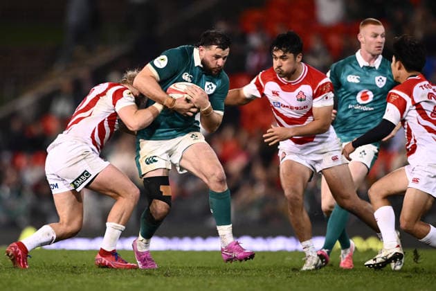 RUGBY JAPAN IRELAND, Robbie Henshaw of Ireland is tackled by Sam Greene of Japan (left) during the 2026 Nations Championship Rugby Test between Japan and Ireland at McDonald Jones Stadium in Newcastle, Saturday, July 11, 2026. ( NO ARCHIVING, EDITORIAL USE ONLY NEWCASTLE New South Wales Australia  Copyright: xDANxHIMBRECHTSx 20260711194549285758