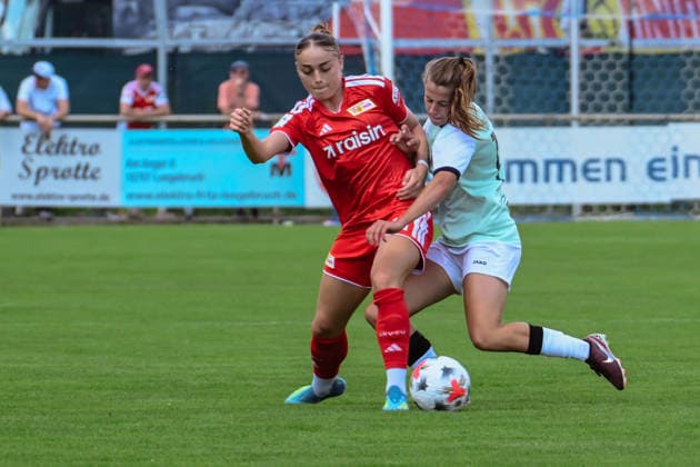 11.07.2026, xlakx, Fussball Testspiel, 1.FFC Turbine Potsdam - 1. FC Union Berlin v.l. Lia Kamber (1.FC Union Berlin), Elena Gößler (1. FFC Turbine Potsdam) Zweikampf, Duell, Kampf, tackle Oranienburg *** July 11, 2026, xlakx, Soccer Friendly Match, 1 FFC Turbine Potsdam 1 FC Union Berlin v Lia Kamber 1 FC Union Berlin, Elena Gößler 1 FFC Turbine Potsdam, Tackle, Duel, Battle, Oranienburg