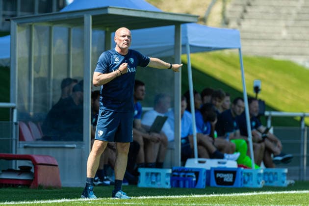 Trainer Uwe Roesler (VfL Bochum) gestikuliert, Gestik waehrend des Freundschaftsspiels in der Saisonvorbereitung zwischen dem Royal Antwerpen FC und dem VfL Bochum 1848 im Hemberg-Stadion am 11. Juli 2026 in Iserlohn, Deutschland. (Foto von Mario Hommes DeFodi Images) +++ Trainer Uwe Roesler (VfL Bochum) gestures during the during the pre-season friendly match between Royal Antwerpen FC and VfL Bochum 1848 at Hemberg-Stadium on July 11, 2026 in Iserlohn, Germany. (Photo by Mario Hommes DeFodi Images) - *** VfL Bochum coach Uwe Roesler gestures during the preseason friendly match between Royal Antwerp FC and VfL Bochum 1848 at Hemberg Stadium in Iserlohn on July 11, 2026, Germany Photo by Mario Hommes, DeFodi Images Coach Uwe Roesler of VfL Bochum gestures during the preseason friendly match between Royal Antwerp FC and VfL Bochum 1848 at Hemberg Stadium on July 11, 2026 in Iserlohn, Germany Photo by Mario Hommes DeFodi Images