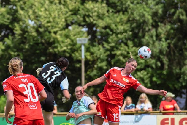 11.07.2026, xlakx, Fussball Testspiel, 1.FFC Turbine Potsdam - 1. FC Union Berlin v.l. Jella Veit (1.FC Union Berlin), Samantha Steuerwald (1.FC Union Berlin) Kopfball Oranienburg *** July 11, 2026, xlakx, Soccer Friendly Match, 1 FFC Turbine Potsdam 1 FC Union Berlin v l Jella Veit 1 FC Union Berlin, Samantha Steuerwald 1 FC Union Berlin Header Oranienburg