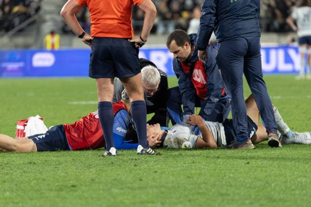 Italian fullback Tommaso Allan lies injured after receiving a heavy blow to the sternum. New Zealand All Blacks v Italy.Rugby Union Nations Championship. All Blacks 47 Italy 17 (HT14-10). Hnry Stadium. Wellington. New Zealand. Photo by Joe Serci (SPP) in NZ.  Copyright: xJoexSercix xSPPx Sportspressphoto_SPR188849