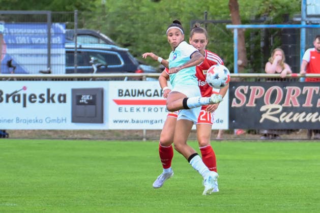 11.07.2026, xlakx, Fussball Testspiel, 1.FFC Turbine Potsdam - 1. FC Union Berlin v.l. Thalia Dias de Souza (1. FFC Turbine Potsdam), Anna Weiß (1.FC Union Berlin) Zweikampf, Duell, Kampf, tackle Oranienburg *** July 11, 2026, xlakx, Soccer Friendly Match, 1 FFC Turbine Potsdam 1 FC Union Berlin v l Thalia Dias de Souza 1 FFC Turbine Potsdam, Anna Weiß 1 FC Union Berlin, Tackle, Duel, Battle, Oranienburg