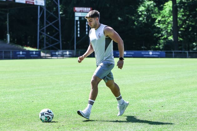Fussball, 3.Liga Saison 2026 2027 Trainingslager MSV Duisburg Training 11.07.2026, Stadion de Wageningse Berg Fans und Sponsoren beim Elfmeterschießen Wageningen Stadion de Wageningse Berg Niederlande *** Sports, Soccer, 3rd Division, 2026–2027 Season, MSV Duisburg Training Camp, Training Session on July 11, 2026, Stadion de Wageningse Berg, Fans and Sponsors at the Penalty Shootout, Wageningen, Stadion de Wageningse Berg, Netherlands