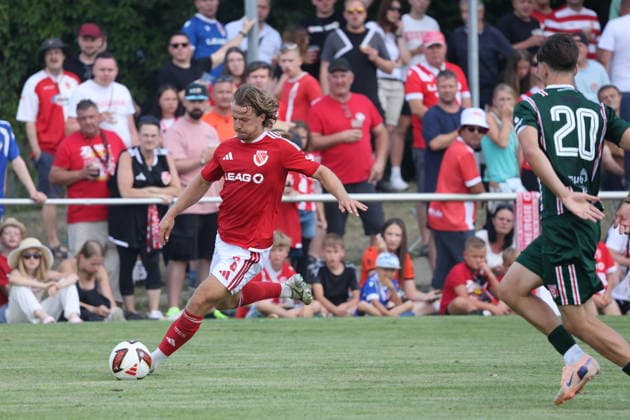 6 Jonas Hofmann (Energie Cottbus) Fussball Testspiel 2026 2027 FC Energie Cottbus - Hallescher FC *** 6 Jonas Hofmann Energie Cottbus Soccer Friendly Match 2026 2027 FC Energie Cottbus Hallescher FC