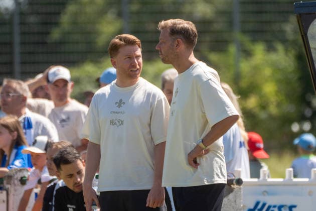 11.07.2026, xhfmx, Fussball Testspiel, VfR Fehlheim - SV Darmstadt 98 v.l. Paul Ferne, Florian Kohfeldt (Trainer SV Darmstadt 98) (DFL DFB REGULATIONS PROHIBIT ANY USE OF PHOTOGRAPHS as IMAGE SEQUENCES and or QUASI-VIDEO) Bensheim-Fehlheim *** July 11, 2026, xhfmx, Soccer Friendly Match, VfR Fehlheim vs. SV Darmstadt 98, photo by Paul Ferne, Florian Kohfeldt, coach of SV Darmstadt 98. DFL and DFB regulations prohibit any use of photographs as image sequences and or quasi-video. Bensheim, Fehlheim