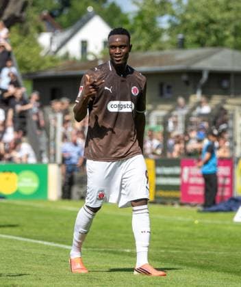 Fußball, Herren, Saison 2026 2027, Testspiel, SV Babelsberg 03 - FC St. Pauli, Abdoulie Ceesay (FC St. Pauli), Jubel nach Tor zum 0:3, 11.07. 2026, *** Soccer, Men s, 2026–2027 Season, Friendly Match, SV Babelsberg 03 vs. FC St. Pauli, Abdoulie Ceesay (FC St. Pauli), Celebrating the 0–3 Goal, July 11, 2026, Copyright: xMatthiasxKochx