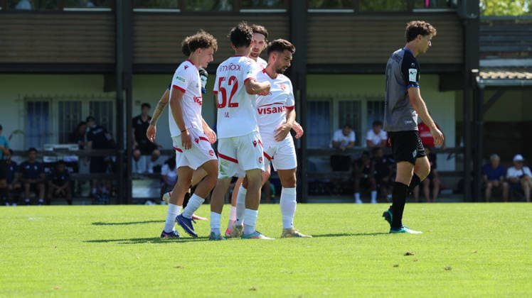 11.07.2026, xrekx, Fussball Testspiel, SV Waldhof Mannheim - FC Thun v.l. Adam Ilic (FC Thun) erzielt das Tor, Treffer, scores the goal zum 1:1 (DFL DFB REGULATIONS PROHIBIT ANY USE OF PHOTOGRAPHS as IMAGE SEQUENCES and or QUASI-VIDEO) Rust *** July 11, 2026, xrekx, Soccer friendly match, SV Waldhof Mannheim vs. FC Thun; Adam Ilic of FC Thun scores the goal, tying the score at 1–1. DFL and DFB regulations prohibit any use of photographs as image sequences and or quasi-video footage. Rust