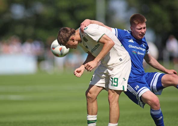 Fussball, Herren, Saison 2026 2027, FC Deisenhofen - TSV 1860 München, Testspiel, Vorbereitung Emre Erdogan (TSV 1860 München) im Kampf um den Ball, Zweikampf *** Soccer, Men s, 2026–2027 Season, FC Deisenhofen vs. TSV 1860 Munich, Friendly Match, Preseason: Emre Erdogan of TSV 1860 Munich battling for the ball, tackle