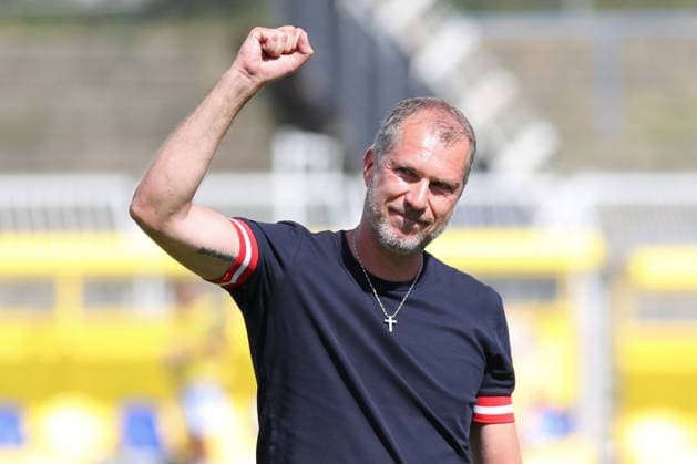 Testspiel: 1. FC Lok Leipzig - Hertha BSC Berlin, 11.07.2026 Verabschiedung von Meistertrainer Jochen Seitz. Fußball, Saison-Vorbereitung 2026 2027, Testspiel: 1. FC Lok Leipzig (Regionalliga Nordost) vs. Hertha BSC Berlin (2. Bundesliga) am 11.07.2026 im Bruno-Plache-Stadion, Leipzig. *** Friendly Match 1: FC Lok Leipzig vs. Hertha BSC Berlin, July 11, 2026 – Farewell to Championship-Winning Coach Jochen Seitz; Soccer, 2026–2027 Preseason, Friendly Match: 1. FC Lok Leipzig (Regionalliga Nordost) vs. Hertha BSC Berlin (2. Bundesliga) on July 11, 2026, at Bruno Plache Stadium, Leipzig Copyright: xBEAUTIFULxSPORTS JanxKaeferx