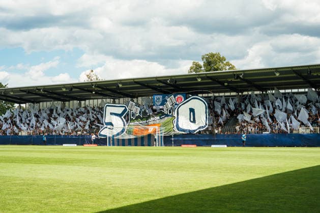 Testspiel: SV Babelsberg 03 vs. FC St. Pauli, 11.07..2026 Choreo der Babelsbergfans zum 50-jährigen Jubiläum des Karl-Liebknecht-Stadions *** Friendly Match: SV Babelsberg 03 vs. FC St. Pauli, July 11, 2026. Choreographed display by Babelsberg fans to celebrate the 50th anniversary of the Karl Liebknecht Stadium Copyright: xBEAUTIFULxSPORTS Schäferx