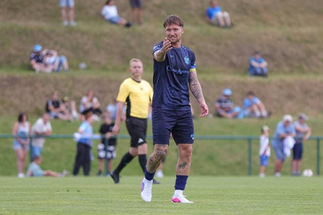 11.07.2026, Fussball, Saison 2026 2027, Testspiel: Chemnitzer FC - FC Schweinfurt 05 Jan Löhmannsröben (Chemnitzer FC, 04), Einzelbild Frankenberg Jahnkampfbahn Sachsen Deutschland *** July 11, 2026, Soccer, 2026–2027 Season, Friendly Match: Chemnitzer FC vs. FC Schweinfurt 05, Jan Löhmannsröben (Chemnitzer FC), 04, Single Photo, Frankenberg Jahnkampfbahn, Saxony, Germany