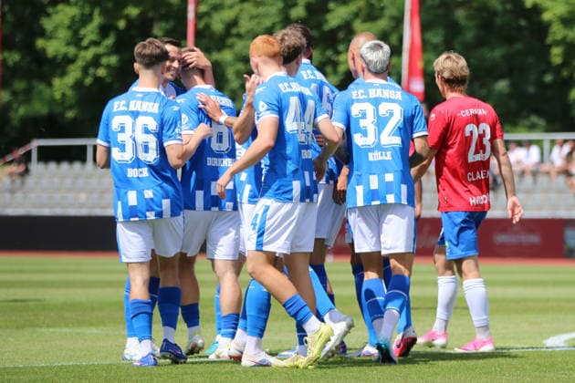 11.07.2026 Fußball Herren 2026 2027 Testspiel FC Hansa Rostock - Hvidovre IF Volksparkstadion Neuruppin Torjubel von Hansa Rostock nach dem 1:0. Neuruppin Brandenburg Deutschland *** July 11, 2026 Men s Soccer 2026–2027 Friendly Match FC Hansa Rostock vs. Hvidovre IF Volksparkstadion, Neuruppin Hansa Rostock celebrates a goal after the 1–0 win Neuruppin, Brandenburg, Germany