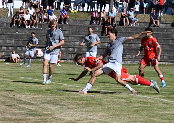 11.07.2026, xsltx, Fussball Testspiel, Eisbachtaler Sportfreunde - FSV Mainz 05 2. v.l. Nelson Weiper (1. FSV Mainz 05) trifft per Flugkopfball zum 7:0 (DFL DFB REGULATIONS PROHIBIT ANY USE OF PHOTOGRAPHS as IMAGE SEQUENCES and or QUASI-VIDEO) *** July 11, 2026, xsltx, soccer exhibition match, Eisbachtaler Sportfreunde vs. FSV Mainz 05 2–1 (Nelson Weiper 1) FSV Mainz 05 scores with a flying header to make it 7–0. DFL and DFB regulations prohibit any use of photographs as image sequences and or quasi-video.