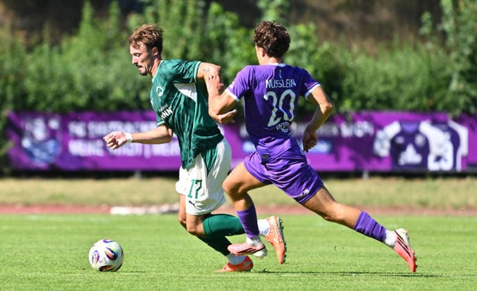 11.07.2026 - Fussball - Saison 2026 2027 - Testspiel Freundschaftsspiel - FC Eintracht Bamberg - SpVgg Greuther Fürth ( Kleeblatt ) - - Sportfoto Zink - xwoxzix - regulations prohibit any use of photographs as image sequences and or quasi-video - only for editorial use - Noah König (17, SpVgg Greuther Fürth ) Luis Nüßlein Nuesslein (20, FC Eintracht Bamberg ) *** July 11, 2026 Soccer Season 2026–2027 Exhibition Match Friendly Match FC Eintracht Bamberg vs. SpVgg Greuther Fürth Kleeblatt Sports Photo by Zink xwoxzix; regulations prohibit any use of photographs as image sequences and or quasi-video; for editorial use only. Noah König 17, SpVgg Greuther Fürth, Luis Nüßlein (Nuesslein) 20, FC Eintracht Bamberg